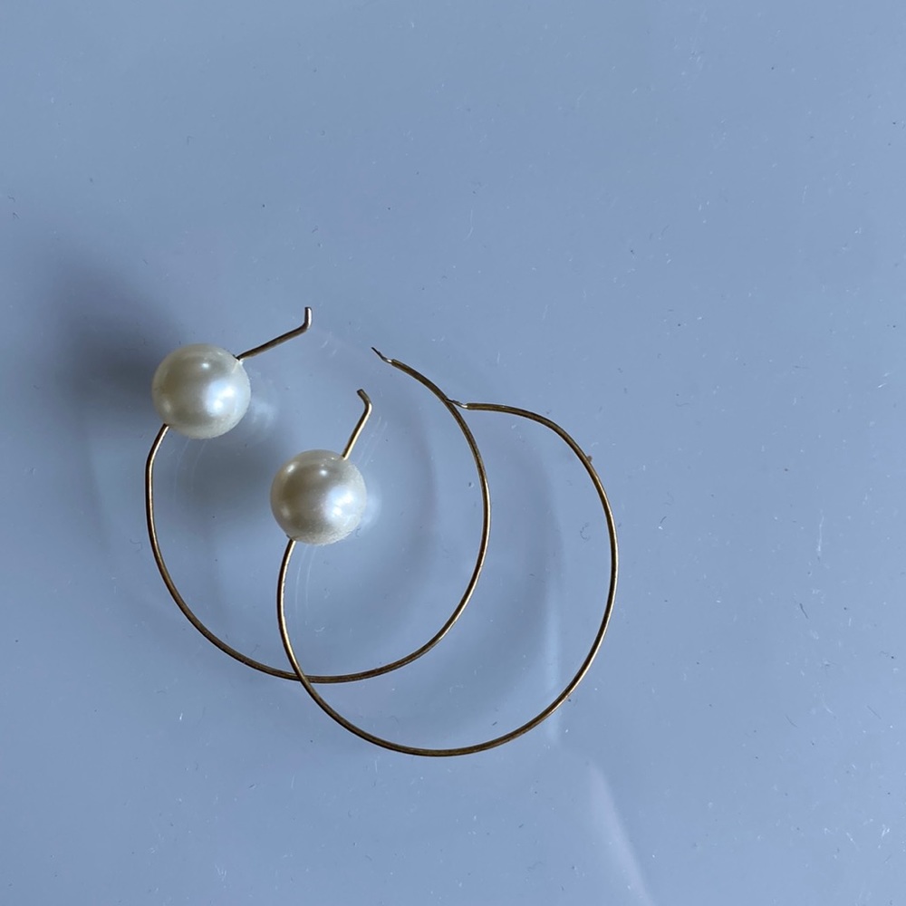 Open hoop pearl earring set